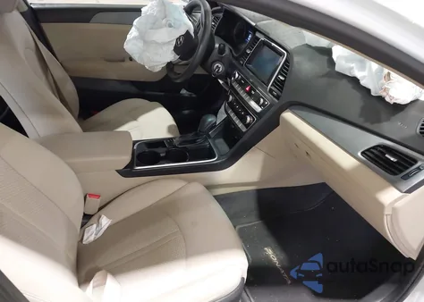 2018 Hyundai Sonata Se z USA, uszkodzony, nr VIN 5NPE24AF6JH665502